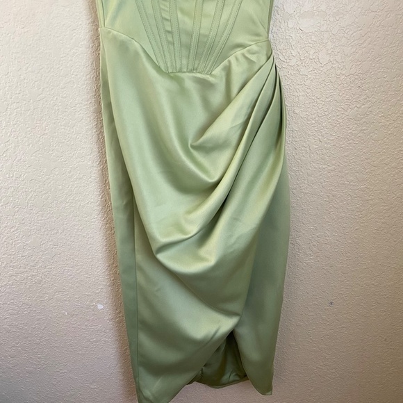 HOUSE‎ OF CB FAYE PISTACHIO SATIN CORSET MIDI DRESS NWOT size M - Picture 8 of 15